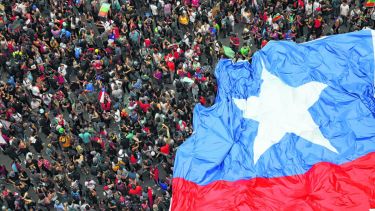 El centro de la capital chilena  fue una marea humana no vista desde las marchas de por la democracia.  Foto: AP