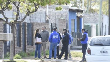 El hecho ocurrió en la calle Pasteur al 651, del barrio Limay. (Foto: Florencia Salto.-)