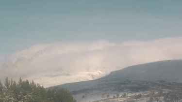 Esta mañana en el volcán Copahue se registró un nuevo sismo con 14 eventos menores posteriores. (Gentileza).-