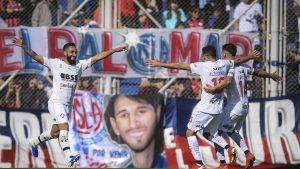 Central Córdoba vapuleó a San Lorenzo en el Bajo Flores y le impidió ser líder