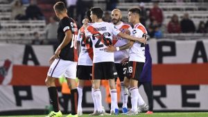 River le ganó 2-1 a Colón en el Monumental y llegó a la cima de la Superliga