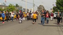 Imagen de Marcha sin banderas sobre una de las calles más transitadas de Neuquén