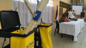 Entregaron carros de limpieza a porteros de varias escuelas en el Alto Valle