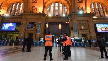 Pedirán DNI para hacer reconocimientos faciales en estaciones de trenes