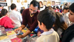 La Feria Municipal del Libro brilla en Viedma
