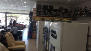 Cerraron tres cadenas de electrodomésticos nacionales y abrió una regional