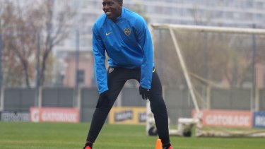 El venezolano Hurtado haría dupla con Zárate ante Lanús.
