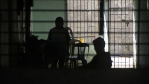 Cárceles de Buenos Aires: ordenan arresto domiciliario «inmediato» a presos mayores de 65 años