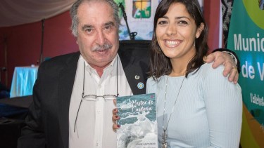  El poeta y escritor local Jorge Castañeda presentará su último libro “Mester de Cantoría”. 