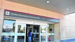 El dólar hizo aterrizar los sueños de las vacaciones en el exterior