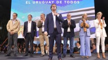 Imagen de Elecciones en Uruguay: solo 28.666 votos separan a Lacalle de Martínez