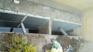 Luego de cinco meses, fueron colocadas las rejas en los desagües pluviales de Viedma