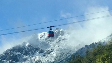 Noviembre cierra con nieve en la cima del cerro Catedral. Gentileza