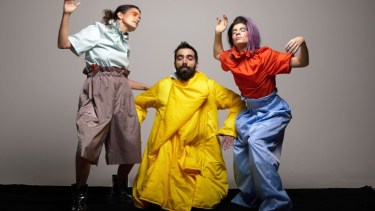 El cierre estará a cargo del trío cordobes Eruca Sativa, que se presenta en el escenario principal. La previa está a cargo de artistas locales como Cipolletti Shit y Papel Glase y Ana Zitti con una performance instalativa 