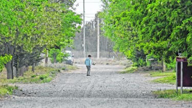 Un lugar tranquilo para que crezcan los niños. La mayoría de los pobladores destacan esta virtud de la villa. Foto: Florencia Salto.
