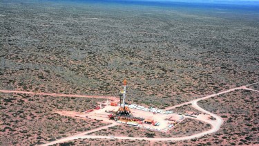 Las sucesivas reversiones llevaron a que el bloque sea apodado en la industria petrolera como el área “maldita” de Vaca Muerta. 