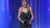 Imagen de Taylor Swift “artista de la década”: arrasó en los AMAs y rompió un récord de Michael Jackson