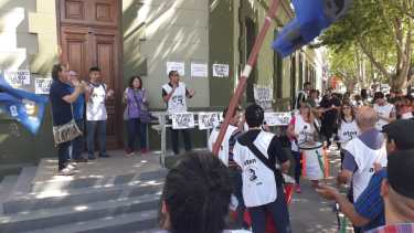 Los docentes de ATEN le reclama al Gobierno que cumpla con los últimos acuerdos. (Juan Thomes).-