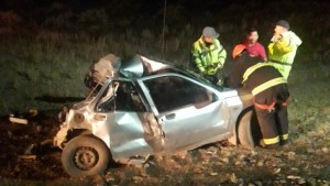 Dos heridos por un vuelco en la madrugada cerca de Plaza Huincul