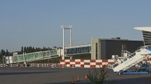 Imagen de El aeropuerto de Neuquén recauda mucho pero invierte poco para los pasajeros