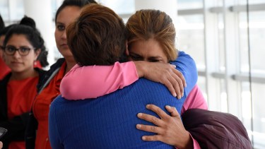 Olga, la hermana de Delia, luego de escuchar el veredicto que condena a perpetua a Tolaba. (Foto: Florencia Salto)