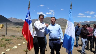 Autoridades locales de El Cholar y de Antuco, Chile, abrieron el paso Pichachén. Foto Gentileza Municipalidad de El Cholar