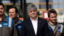 Imagen de Fernández va por el descabezamiento de YPF