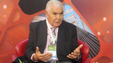 La reunión entre los gremios y las cámaras empresariales duró casi cinco horas.
