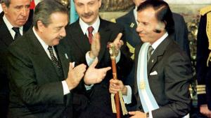 Las dictaduras dudaron y en Argentina se sintieron los efectos del derrumbe