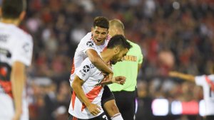 Del 0-2 al 3-2: River le dio vuelta el partido Newell&#8217;s y ganó en Rosario