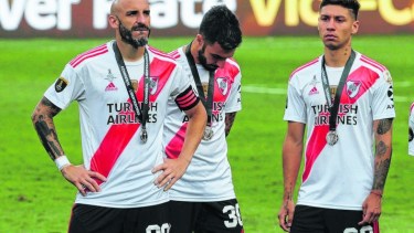 Rostros que lo dicen todo. River pasó de la alegría a la tristeza en tres minutos y se quedó sin nada.