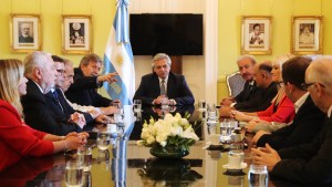 Fernández a referentes evangélicos: valoró la labor que realizan y les pidió combatir el hambre