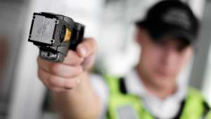 Uso de armas de fuego y Taser, y el Servicio Cívico Voluntario: las nuevas medidas del gobierno