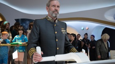 “Avenue 5”: comedia protagonizada por Hugh Laurie que se estrenará el 19 de enero a la medianoche por HBO.