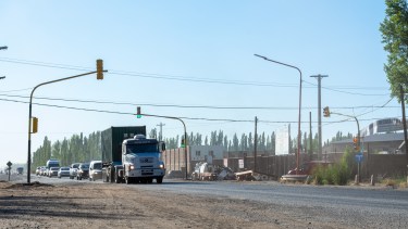 Habilitaron el segundo semáforo de Ruta 22 en Cipolletti. (Foto gentileza)