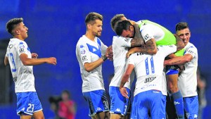 Vélez volvió al triunfo en un día muy especial