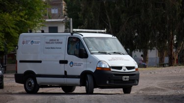 El cuerpo fue encontrado hoy por la policía a las 7 de la mañana. Foto Florencia Salto.