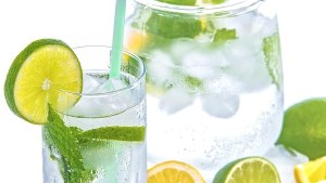 Aguas saborizadas para un día cálido como el de hoy