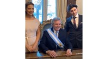 Imagen de Fernández publicó su primera foto en el sillón de Rivadavia