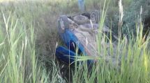 Imagen de Un hombre sufrió heridas leves tras un impresionante vuelco al oeste de Roca
