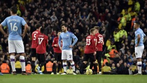 El clásico de Manchester fue para el United y Liverpool desfila en Inglaterra