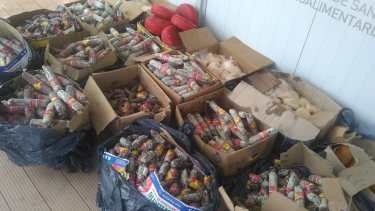 La Policía Caminera secuestro, cerca de Catriel, más de 700 kilos de salamines y quesos. Foto: Gentileza