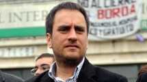 Imagen de Cabandié llegó a Bariloche y voló a Aluminé en medio de las críticas por los incendios