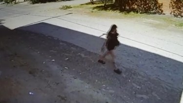 Una joven de 22 años denunció que fue acosada en las calles de Fernández Oro, por un adolescente de 15 años.  