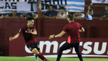 Lanús le ganó a Racing y se subió a la cima de la Superliga