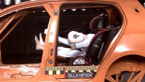 La importancia de usar sillas para niños que sean seguras