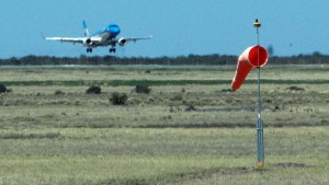 Preocupación en Viedma por la baja frecuencia de vuelos