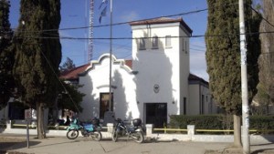 El paciente acusado de homicidio fue del hospital a la comisaría de Plottier