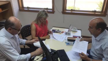 Lara, Márquez, y Bermudez presentaron el proyecto para congelar sus salarios.  Foto: Twitter @MARIOLARANQN
