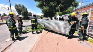 Vecinos de Plaza Huincul afectados por el temporal podrán acceder a créditos